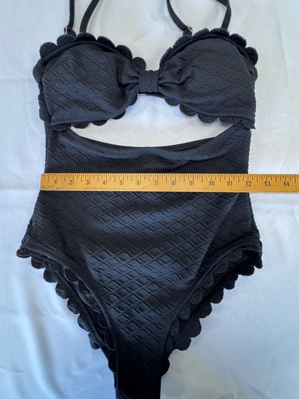 Cupshe Women's Cutout Scallop Trim One Piece Black Swimsuit Size M - Picture 8 of 11